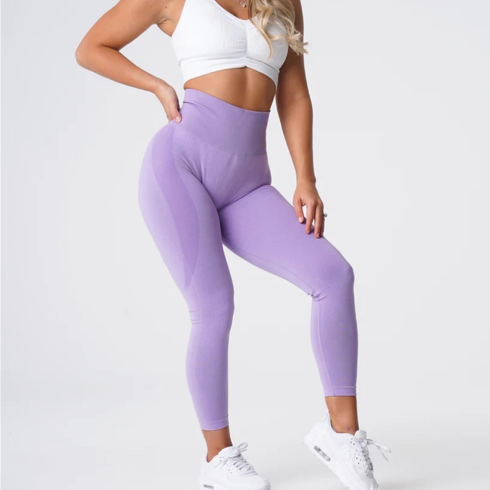 Already sold 

NVGTN Bundle of 2 contour seamless pastel leggings size M! - Picture 4 of 7
